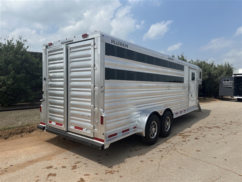 Trailer Photo 14