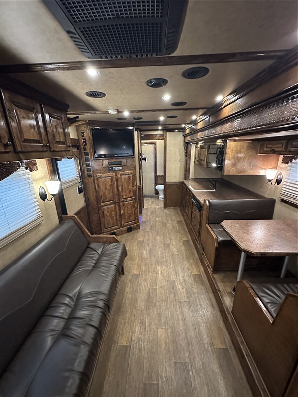 2012 Bloomer 4 horse with 20' outlaw conversion