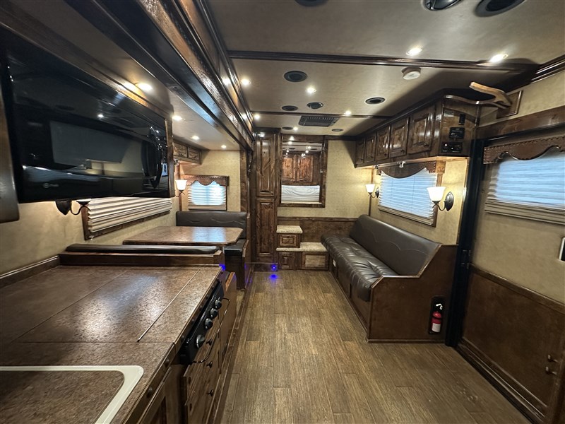 2012 Bloomer 4 horse with 20' outlaw conversion