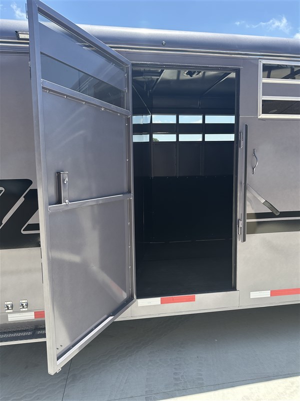 Trailer Photo 17