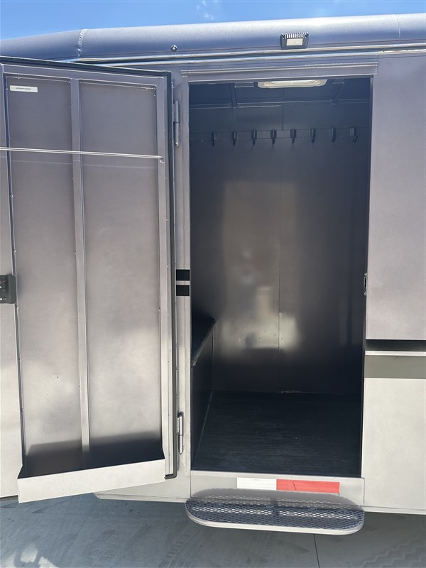 Trailer Photo 13