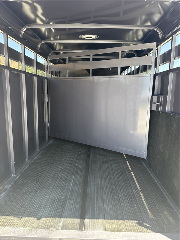 Trailer Photo 6