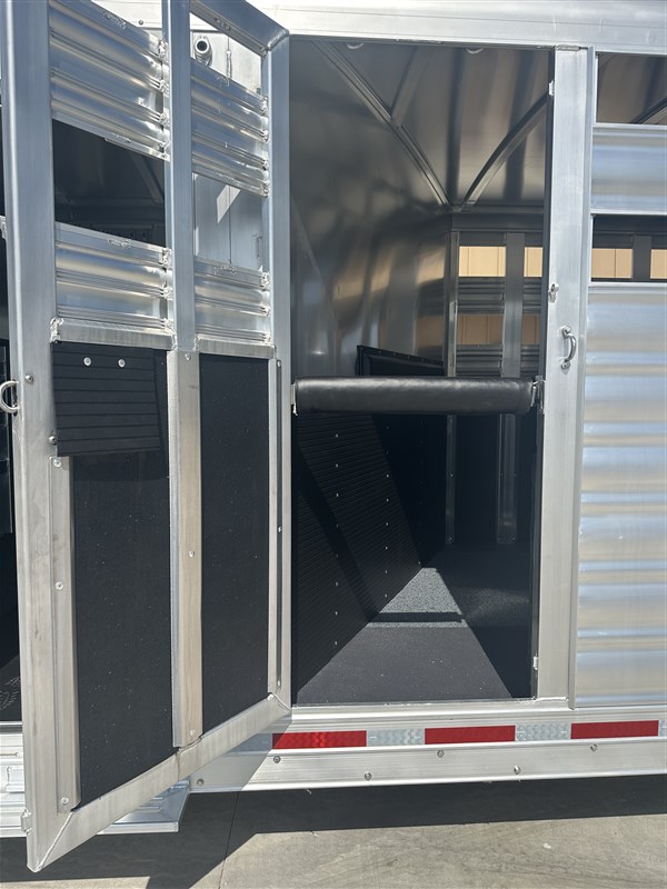Trailer Photo 9