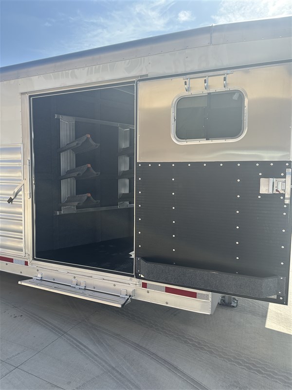Trailer Photo 18