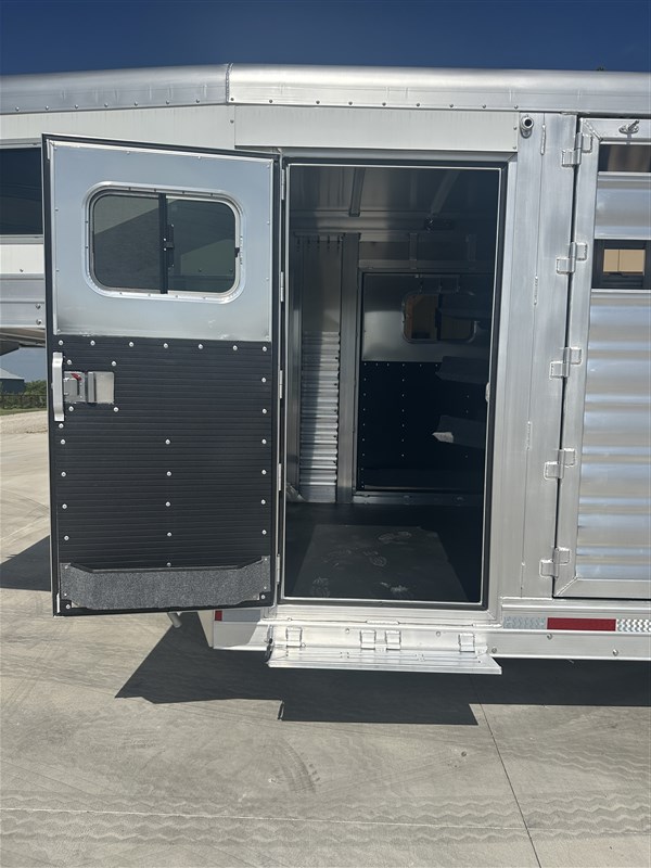 Trailer Photo 19