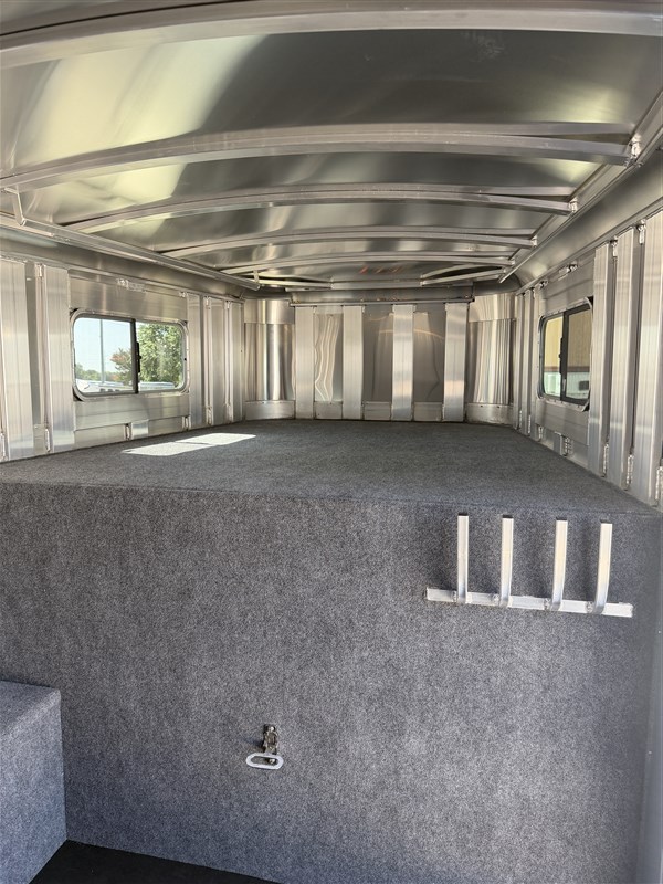 Trailer Photo 18