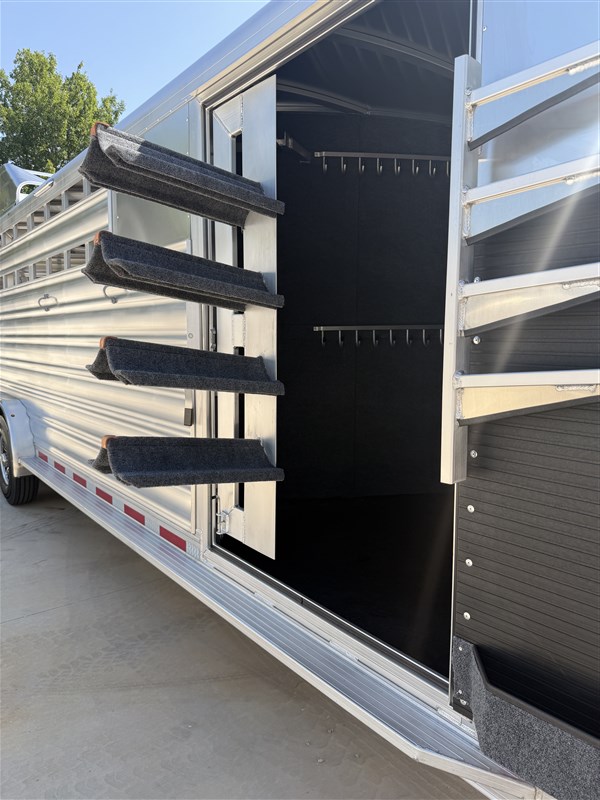 Trailer Photo 14