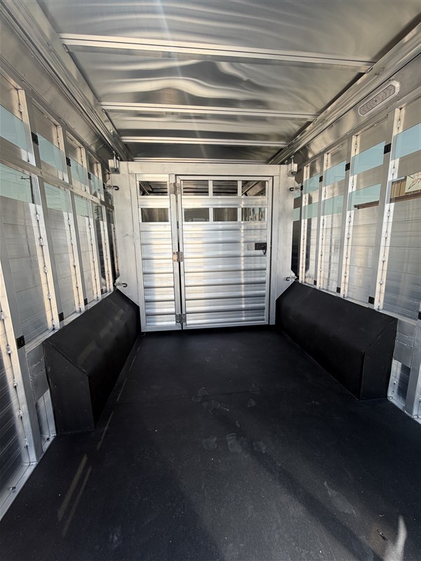 Trailer Photo 19