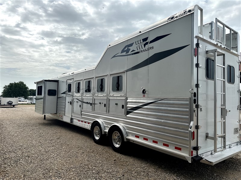 Trailer Photo 4