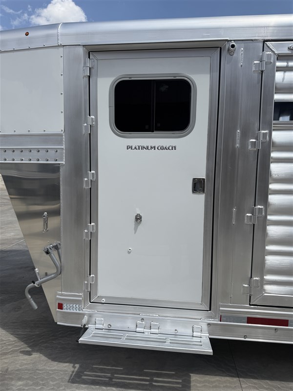 Trailer Photo 18