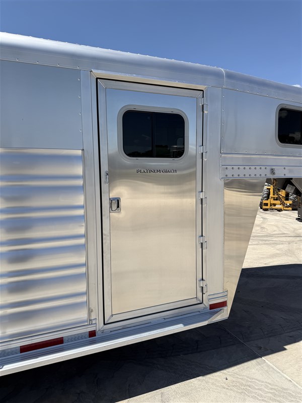 Trailer Photo 15