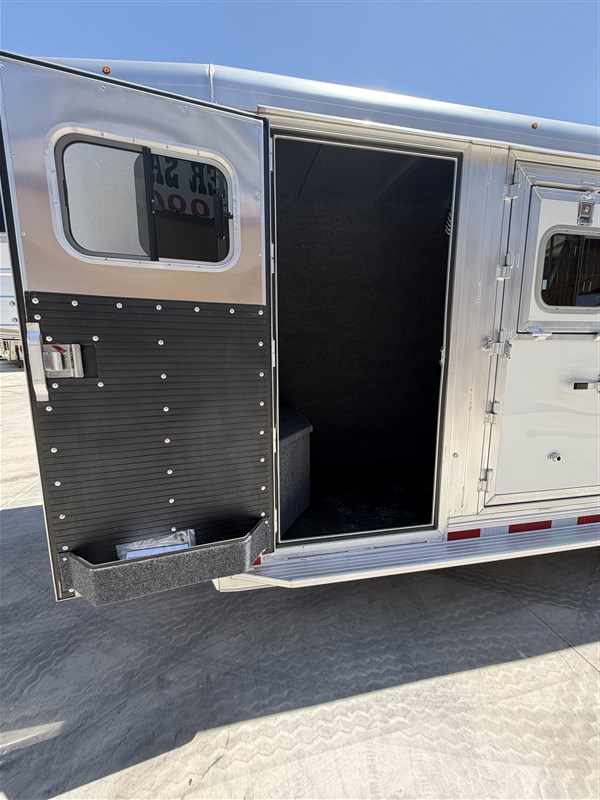 Trailer Photo 15