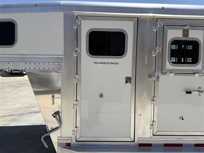 Trailer Photo 14