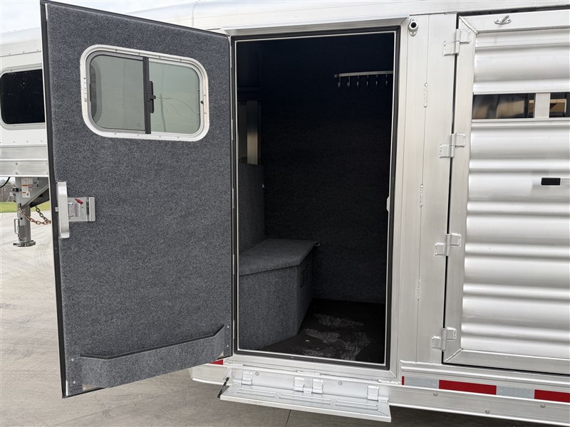 Trailer Photo 17