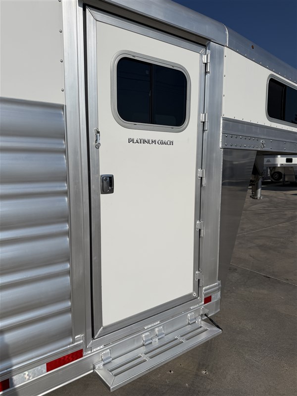 Trailer Photo 11