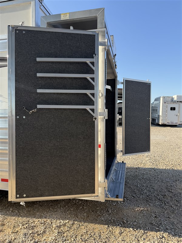 Trailer Photo 22