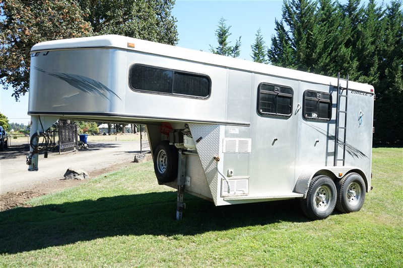 Trailer Photo 3