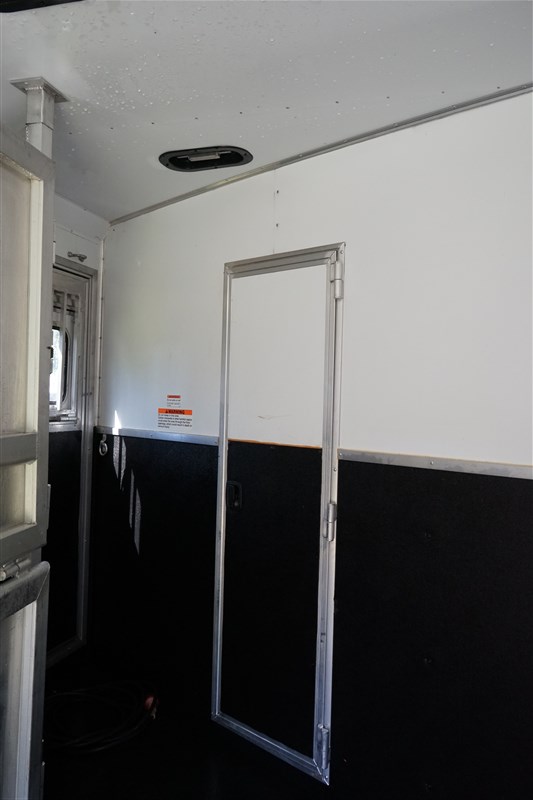 Trailer Photo 15