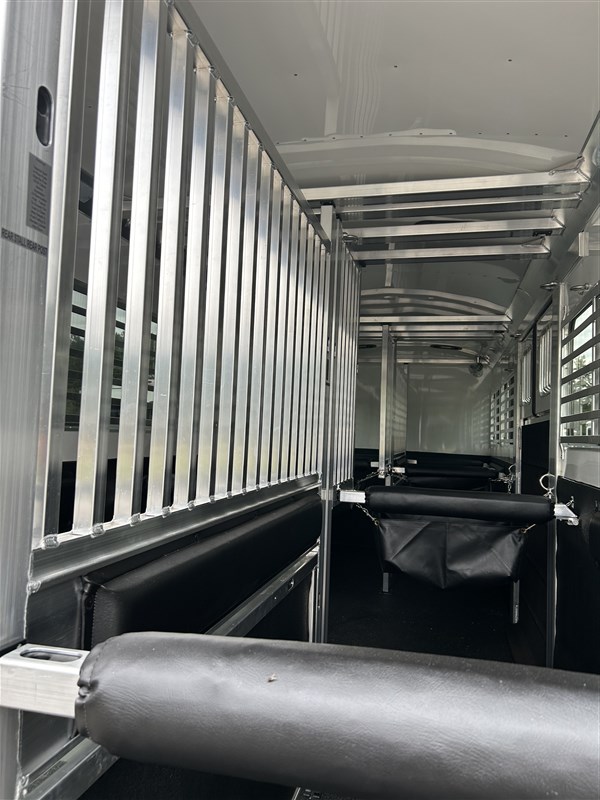 Trailer Photo 14