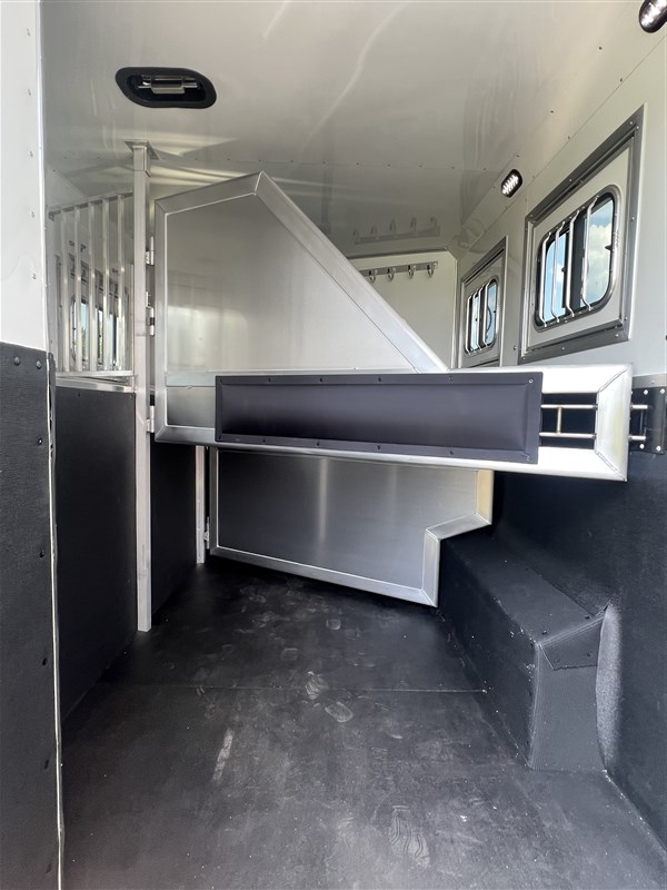 Trailer Photo 18