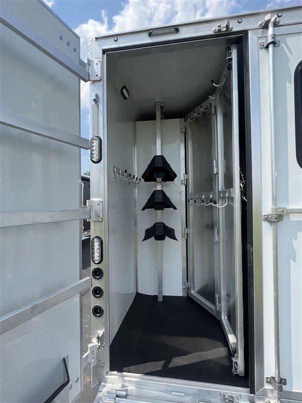 Trailer Photo 19