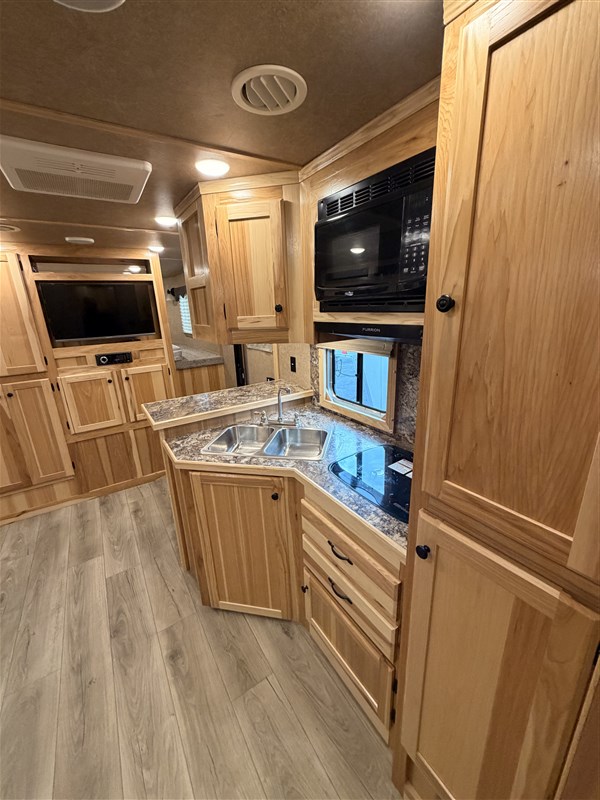 2024 Lakota ch8313