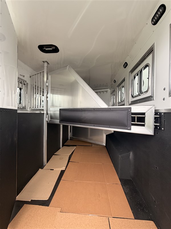 Trailer Photo 18
