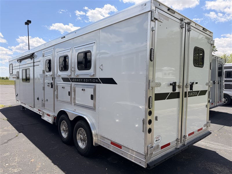 Trailer Photo 8