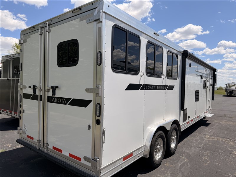Trailer Photo 7