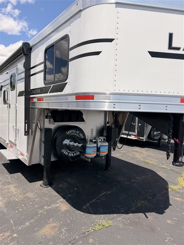 Trailer Photo 11