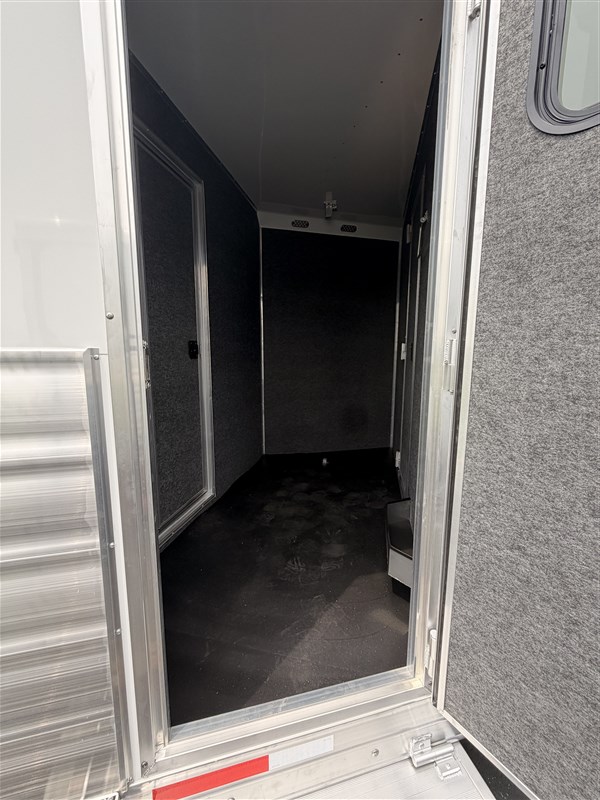 Trailer Photo 29
