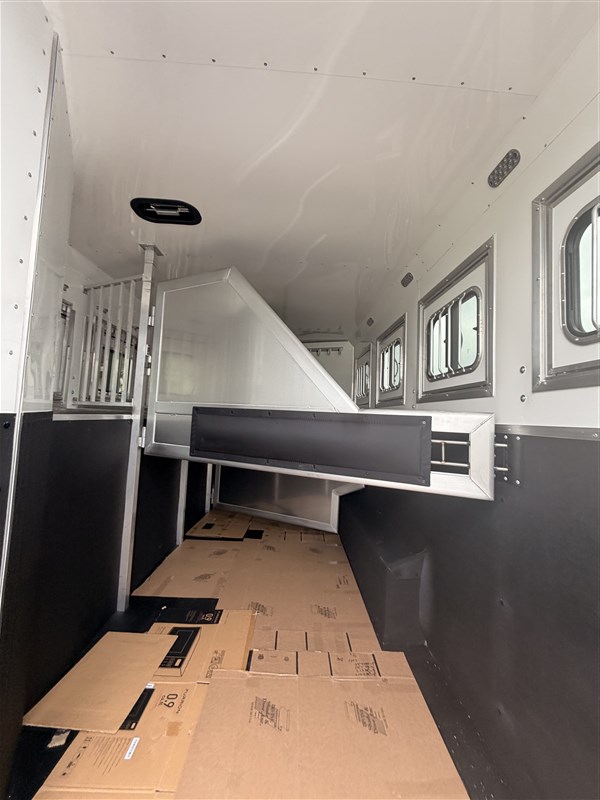 Trailer Photo 26