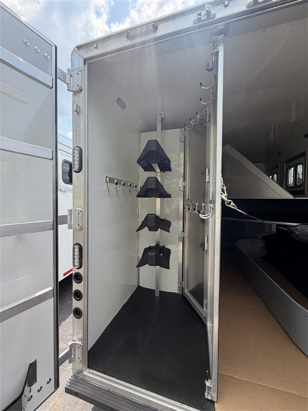 Trailer Photo 26
