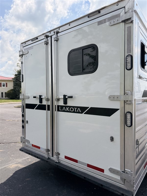Trailer Photo 22