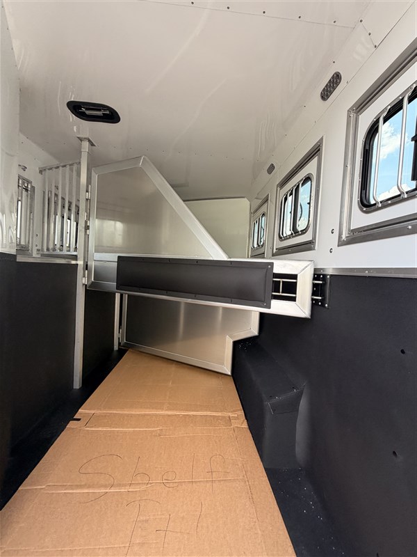 Trailer Photo 18