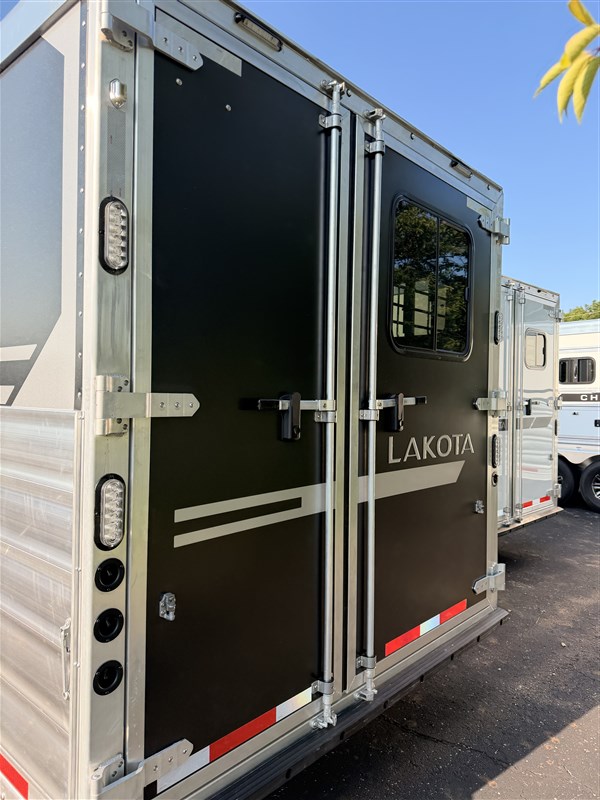 Trailer Photo 28