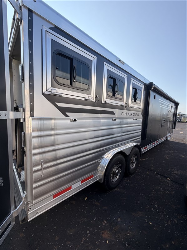 Trailer Photo 23