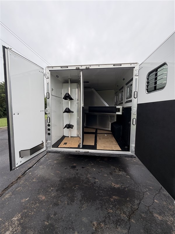 Trailer Photo 7