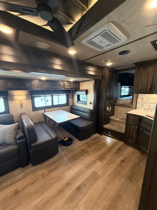 Trailer Photo 19
