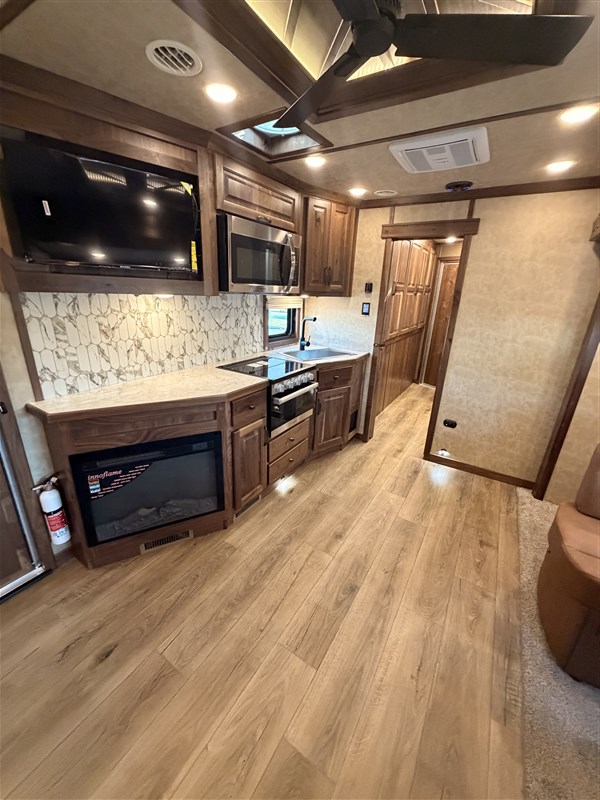 Trailer Photo 18