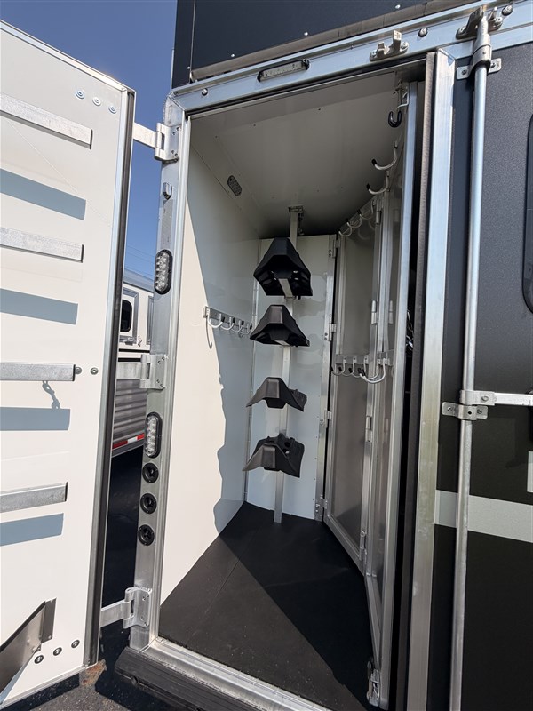Trailer Photo 23