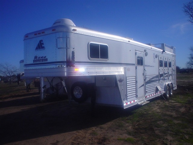 2006 Elite 12' short wall w/ LQ