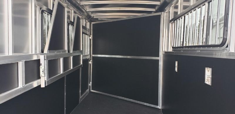 Trailer Photo 7