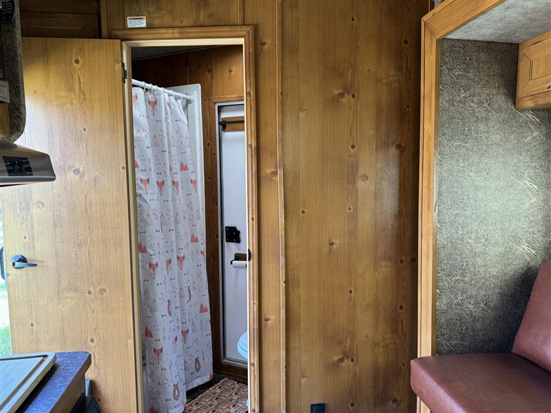 Trailer Photo 19