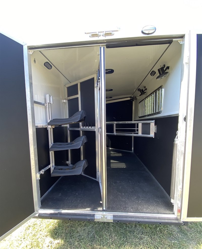 Trailer Photo 14