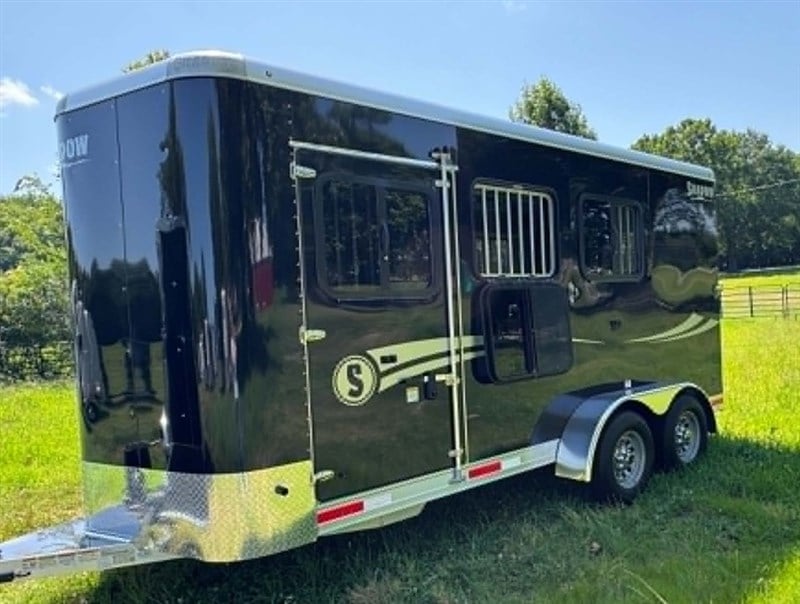 2027 Shadow 3 Horse Stablemate with Escape Door - Black
