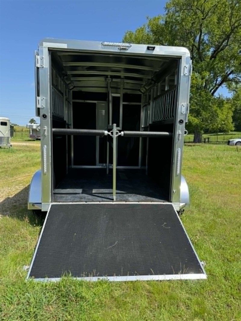 Trailer Photo 3