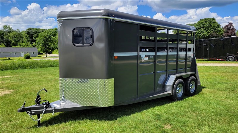 2025 Valley 2h stock combo w/dress / tack rm 7 tall / $146 mo
