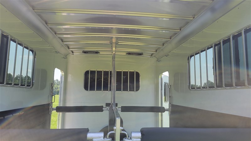 Trailer Photo 13