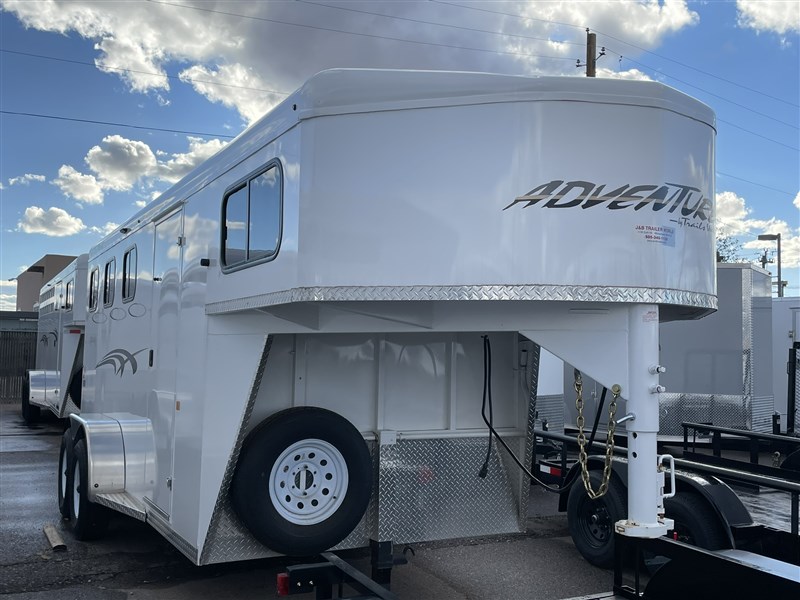 2023 Trails West Adventure MX 3H GN w/Aluminum Skin W/REAR RAMP